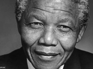 Eine Portrait-Aufnahme von Vorbild Nelson Mandela im Kampf für die Menschenrechte.