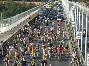 Critical Mass in Prag (2007)