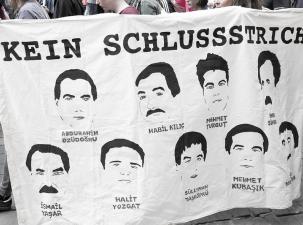 Ein Banner mit den Opfern des NSU 