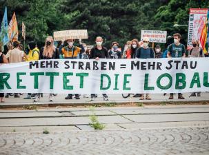 Eine Demo zur Erhaltung der Lobau