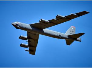 Eine Boeing B-52 in der Luft