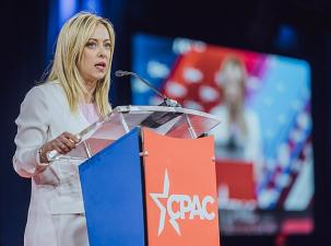 Die Politikerin Giorgia Meloni bei einem Wahlkampf-Auftritt 