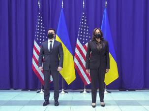Die US-Vizepräsidentin Kamala Harris und der ukrainische Präsident Wolodymyr Selenskyj beim MSC 2021