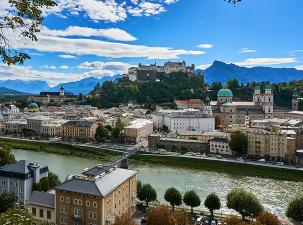 Ein Panorama auf die Stadt Salzburg