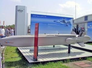 Marschflugk&ouml;rper Taurus KEPD 350 auf der ILA 2002