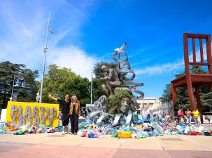 Eine Plastikskulptur vor dem UN-Geb&auml;ude in Genf