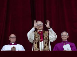 Der Papst Leo XIV bei seiner Antrittsrede im Vatikan