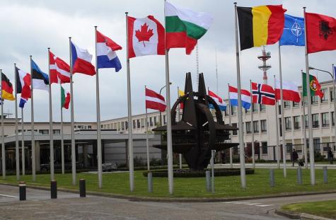 Flaggen der NATO-Mitgliedsstaaten