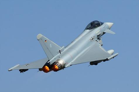 Flugstart eines Eurofighter der Bundeswehr in Deutschland