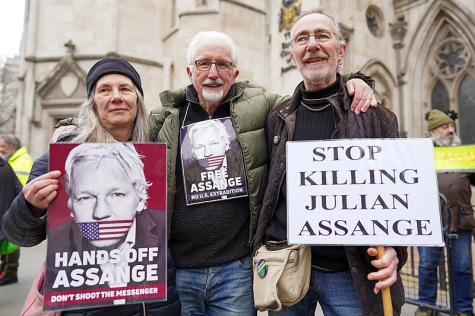 Julian Assange & Unterstützer
