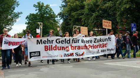 Eine Demo zur Förderung der Bildung in Deutschland