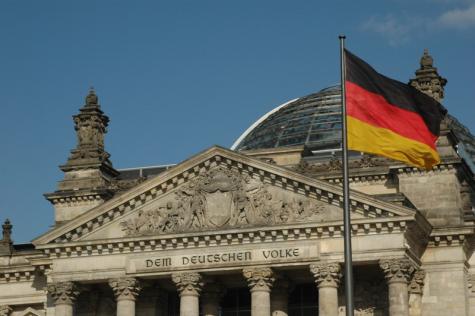 Eine Aufnahme des Bundestages von Außen