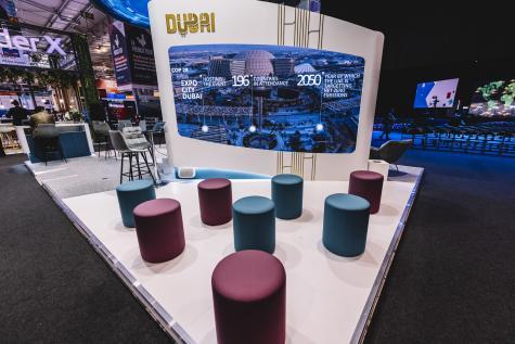 Eine Aufnahme aus dem Studiosaal des COP 28