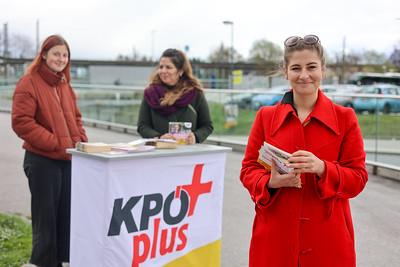 EIn Wahlstand der KP&Ouml;plus