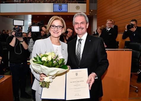 Mikl-Leitner (l.) mit Landtagspr&auml;sident Karl Wilfing (r.) (2018)