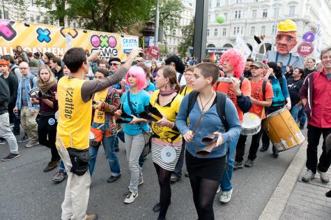 Eine Demo in Wien mit mehreren Teilnehmern