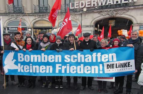 Eine Demo der LINKEN gegen Bomben in Deutschland