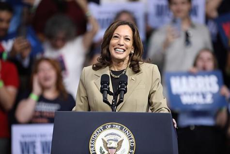 Die US-Politikerin Harris bei einer öffentlichen Rede