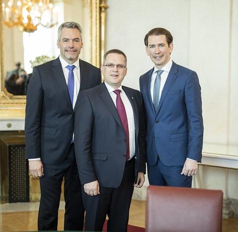 Sebastian Kurz und Karl Nehammer bei einer Veranstaltung