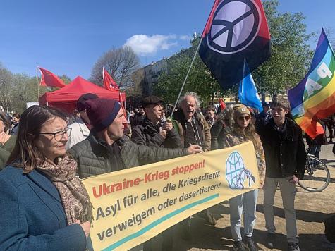 Ort: Berlin, Ostermarsch 2022, Internationale der Kriegsdienstgegner*innen (IDK)