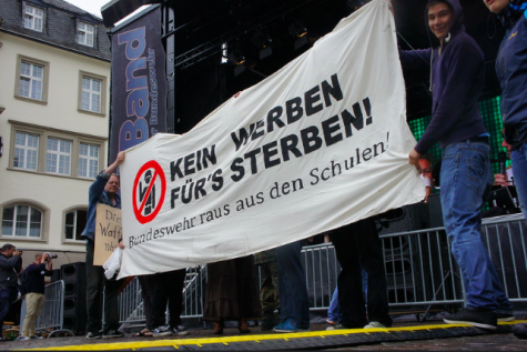 Demo gegen Bundeswehr