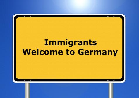 Immigrants welcome Schild