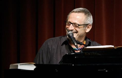 Konstantin Wecker bei einem Konzert in der Roten Bar des Volkstheaters in Wien.