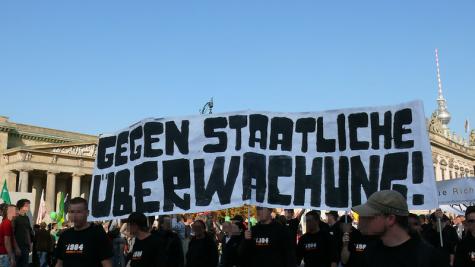 Eine Demo gegen staatliche &Uuml;berwachung