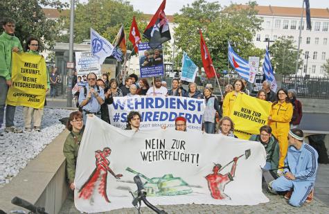 Nein zum Wehrdienstgesetz. Protest vor dem Bundesverteidigungsministerium in Berlin, 27.08.2025