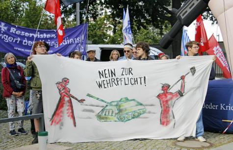 Nein zum Wehrdienstgesetz. Protest vor dem Bundesverteidigungsministerium in Berlin, 27.08.2025
