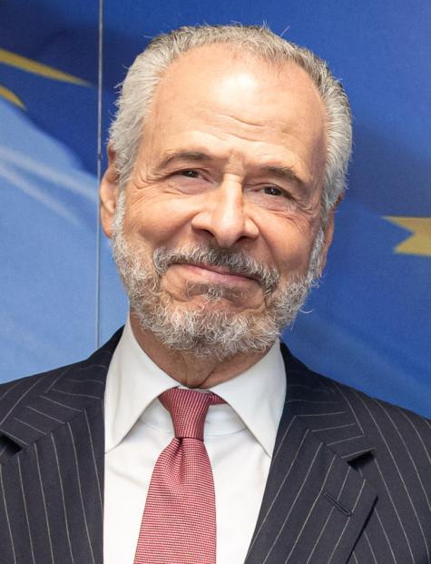 Andr&eacute; Corr&ecirc;a do Lago im Portrait