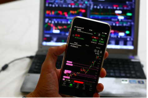 Handy mit Finanzkurve 