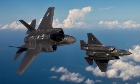 Zwei F-35 Jets in der Luft
