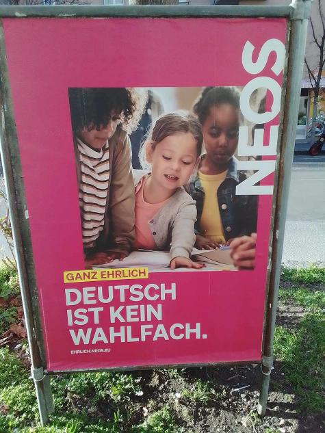 Ein Wahlplakat f&uuml;r die Wien-Wahl 2025 der NEOS
