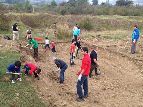Eine Nachbarschaftsarbeit mit mehreren Teilnehmern