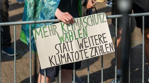 Wahlkampf zur Europawahl 2024 von Bündnis 90/Die Grünen auf dem Neptunplatz in Köln-Ehrenfeld