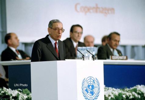 Der Weltgipfel f&uuml;r soziale Entwicklung, 1995. UN-Generalsekret&auml;r Boutros Boutros-Ghali h&auml;lt eine Rede auf dem Gipfeltreffen