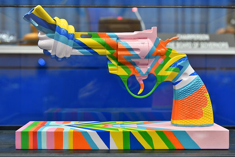 The Non-Violence Sculpture &lsquo;The Knotted Gun&rsquo;, donated by the Permanent Mission of Sweden on the occasion of the Swedish Chairmanship of the IAEA Board of Governors 2019-2020. The Knotted Gun is a vision of World Peace. The original displayed at the United Nations&rsquo; Headquarters in New York. Created by the Swedish artist Carl Fredrik Reutersw&auml;rd; colour pattern by Paul McCartney. IAEA Vienna, Austria. 28 September 2020 